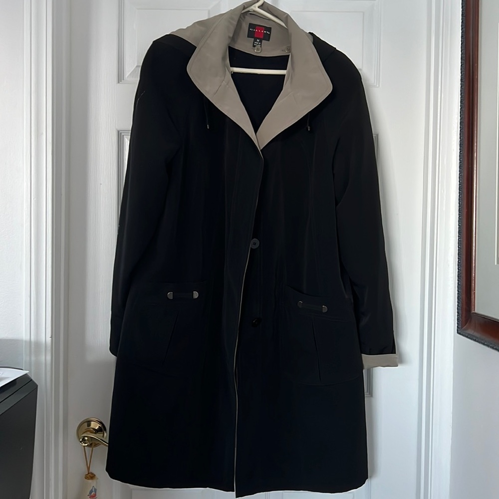 Gallery raincoat with detachable liner